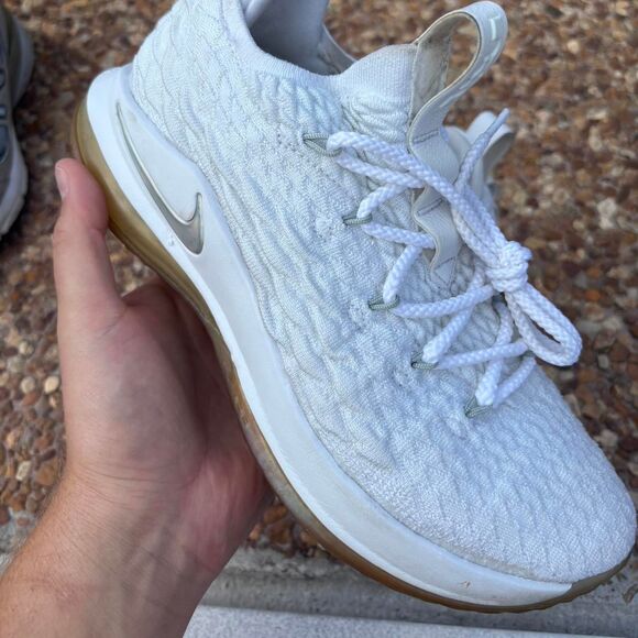 Nike LEBRON 15 LOW 'WHITE METALLIC' - Picture 1 of 6
